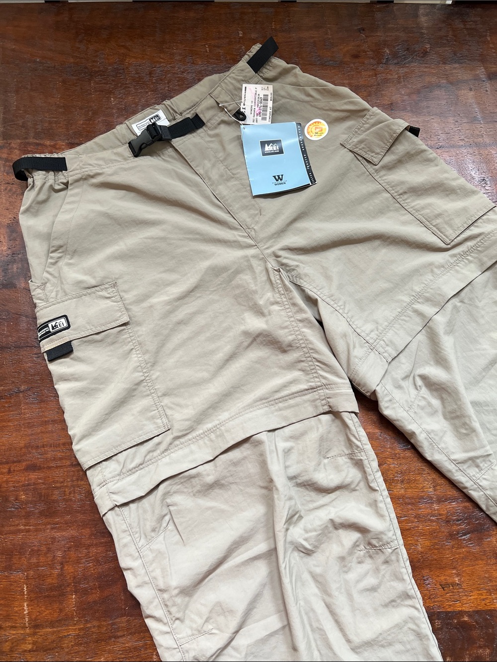 REI Sahara Zip-Off Utility Cargo Convertible Pants Buckskin Tan Women's Size 10 - Picture 4 of 13